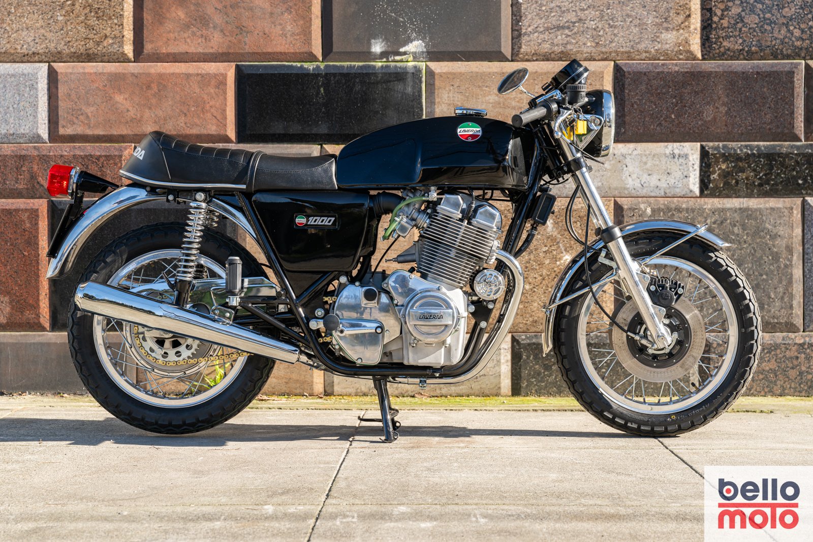 バイク LAVERDA1000 MADE IN ITALY 1974 Laverda 1000 3C | Bike-urious